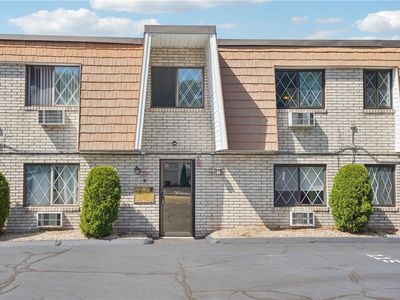 132 Hoffman Ave APT 115, Cranston, RI, 02920