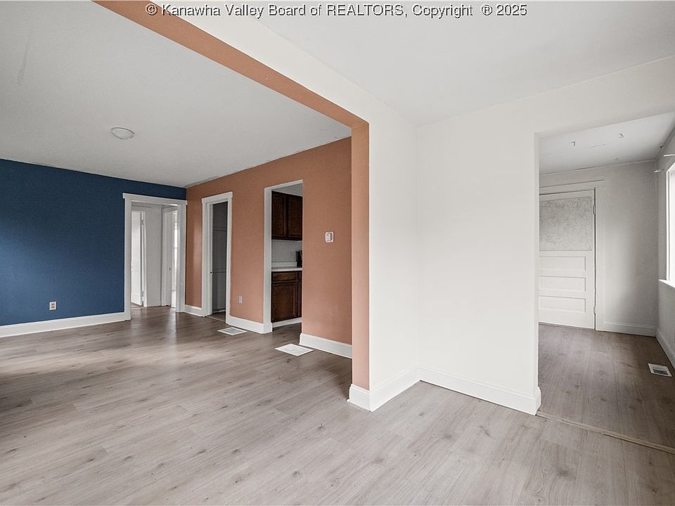 1st image of 1313 1/2 Camden Dr