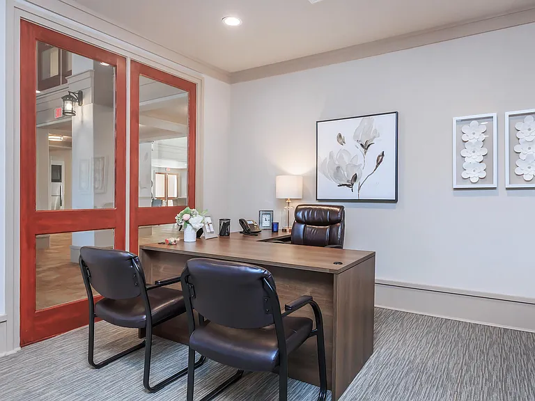Midway Villas Apartments — Photo 22