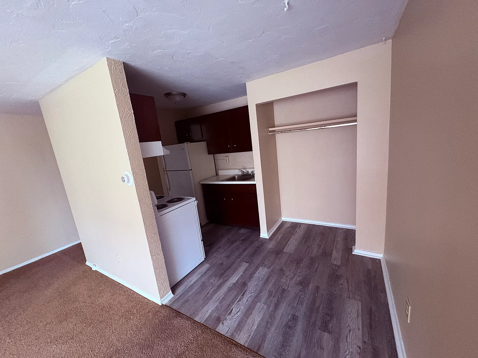 1 bed, 800 sqft, $995 — Photo 4