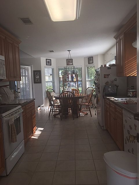1st image of 106 Lakefield Dr