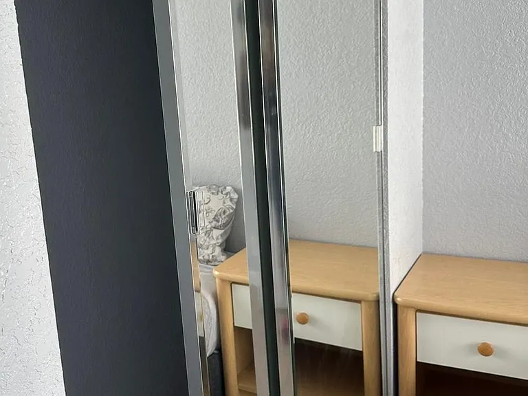 Mirrored closet-bedroom 3