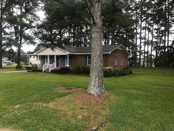 3rd image of 111 Fairway Dr
