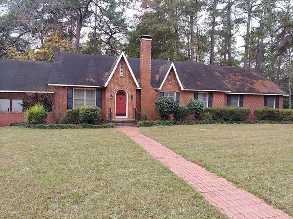 704 W 10th St, Tifton, GA 31794