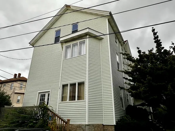 34 Hood St, Fall River, MA 02720