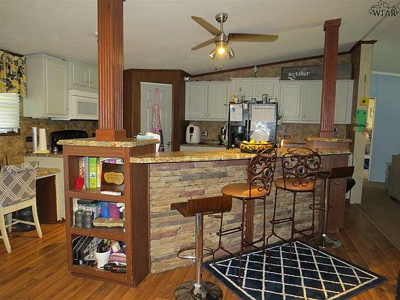 4th image of 220 Osage Cir