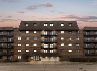 960 S River Rd APT 403, Des Plaines, IL 60016
