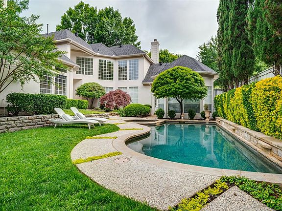 2nd image of 2611 Lexington Pl