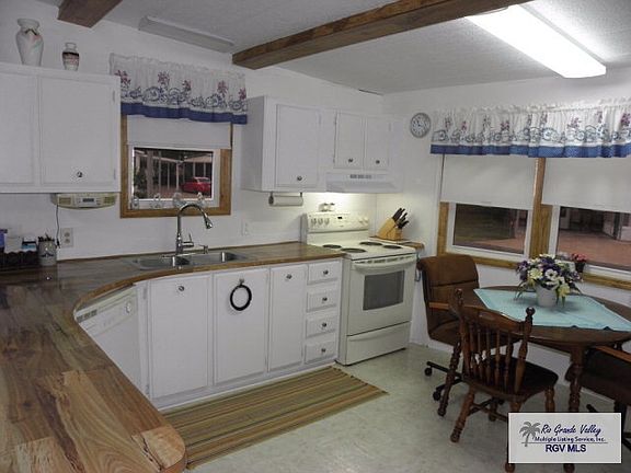 3rd image of 1521 Coco Palm Dr