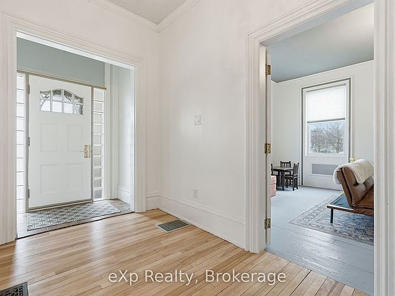 4th image of 415 Gibson St