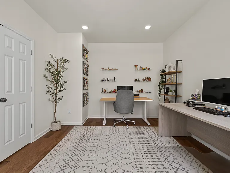 65 Landmark Ln — Photo 3