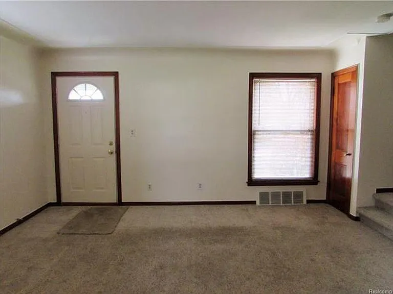 3018 Gloria St — Photo 3