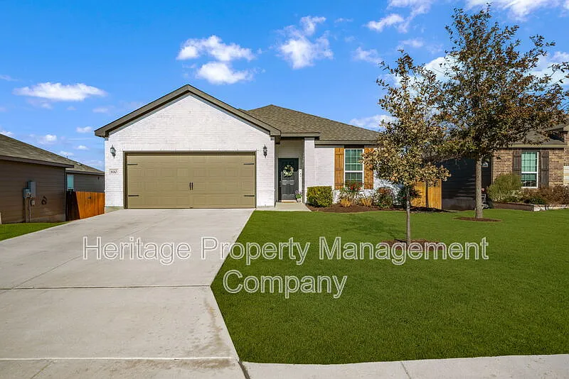 4 bed, 3.0 bath, 1895 sqft, $2,350 — Photo 1