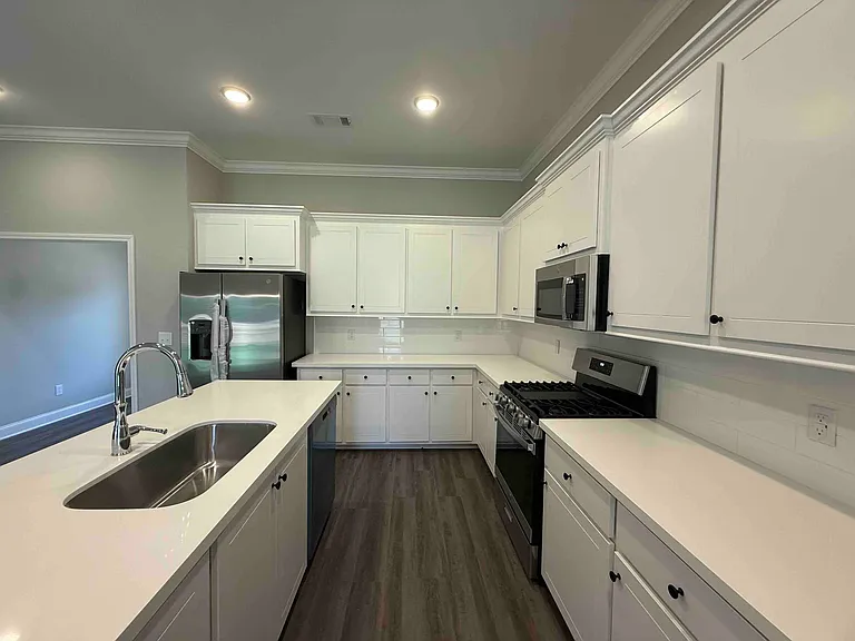 548 Patrick Farms Dr — Photo 8