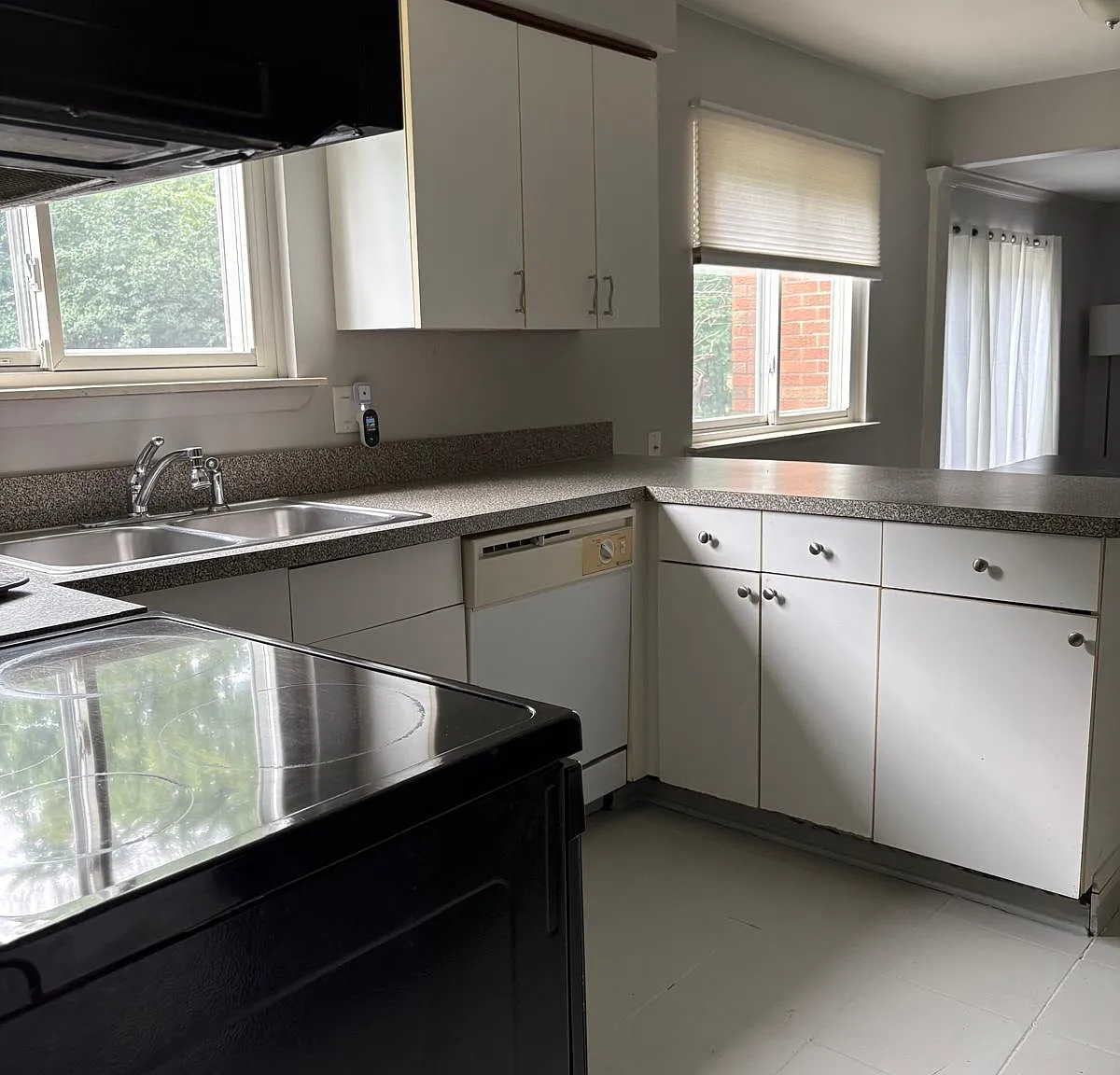 4 bed, 2000 sqft, $3,275 — Photo 4