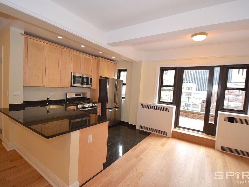 1st image of 140 E 56th St Penthouse C