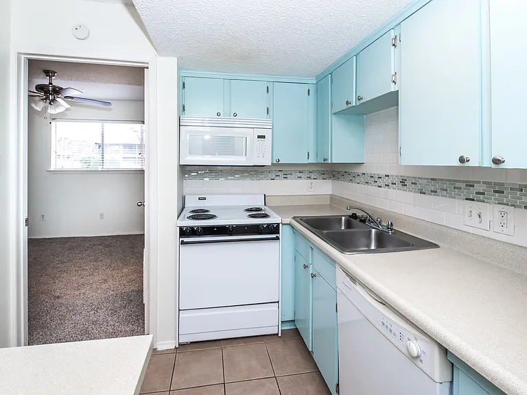 3405 Helms St — Photo 1