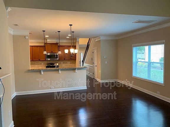 4th image of 8458 Loxton Cir