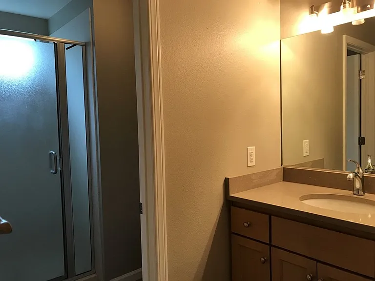222 El Cajon Ave — Photo 15