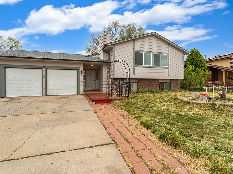 7425 Painted Rock Dr — Photo 30