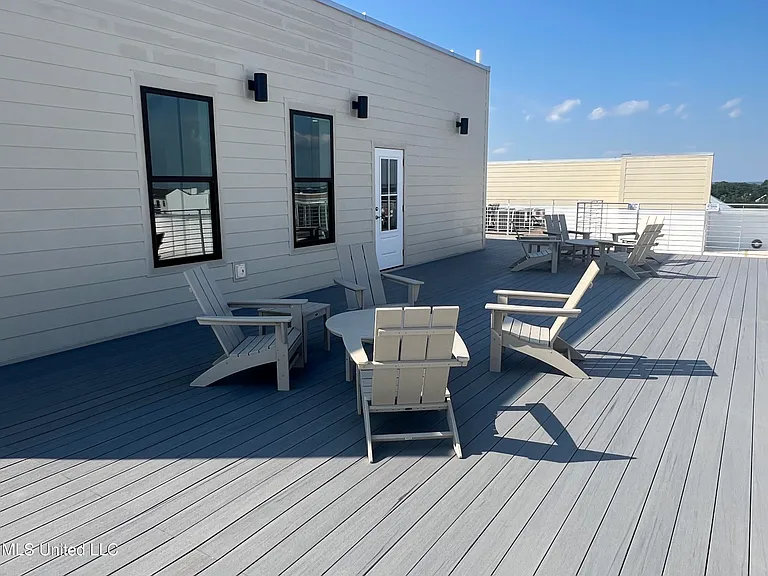 124 Court St — Photo 34
