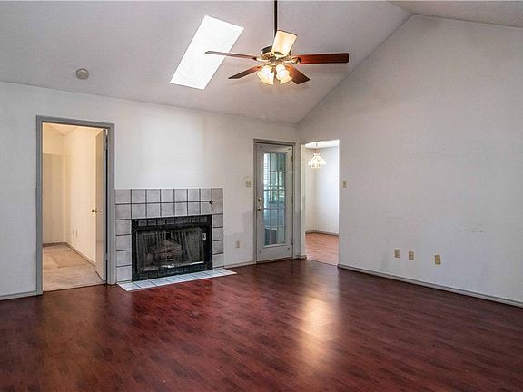 4th image of 403 Nita Ln