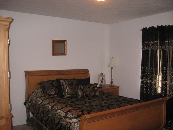 5th image of 122 Woodmont Way