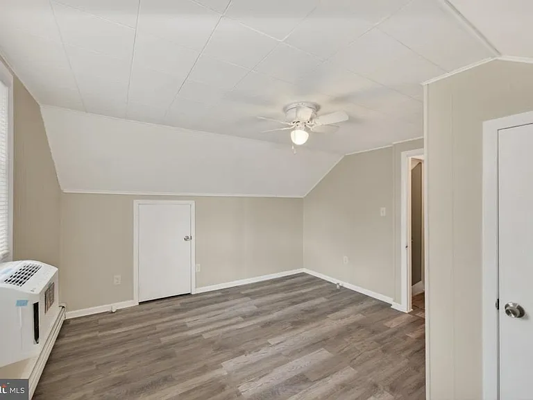 135 Keswick Ave — Photo 15