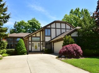 3587 Kings Mill Run, Rocky River, OH