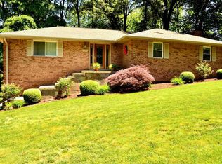 5322 Woodridge Dr, Newburgh, IN 47630