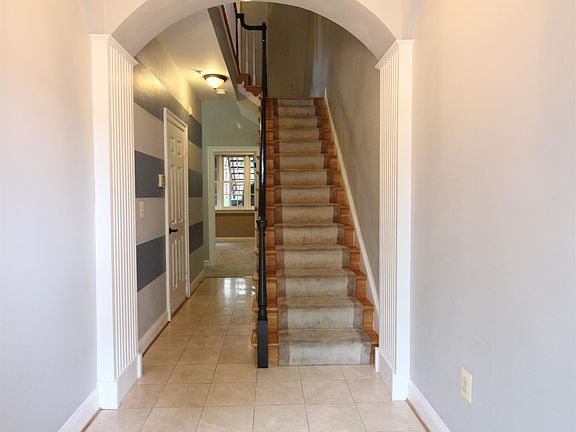 3rd image of 115 Crofton Hill Ln