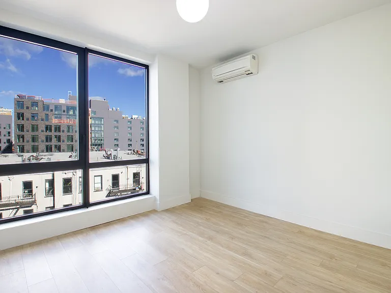 11 Herkimer St #4H — Photo 9
