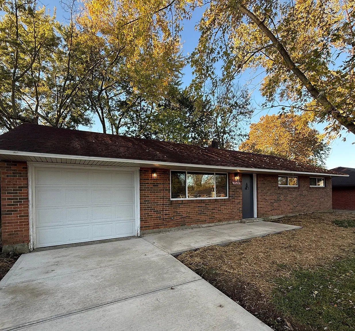 5524 Shady Oak Street - 1 — Photo 3