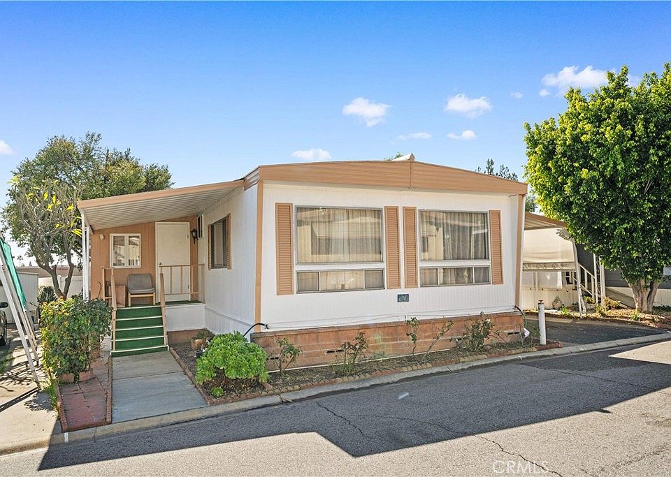 1st image of 1035-47 E Huntington Dr