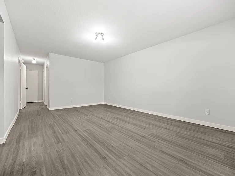 3568 Handley Cres — Photo 13
