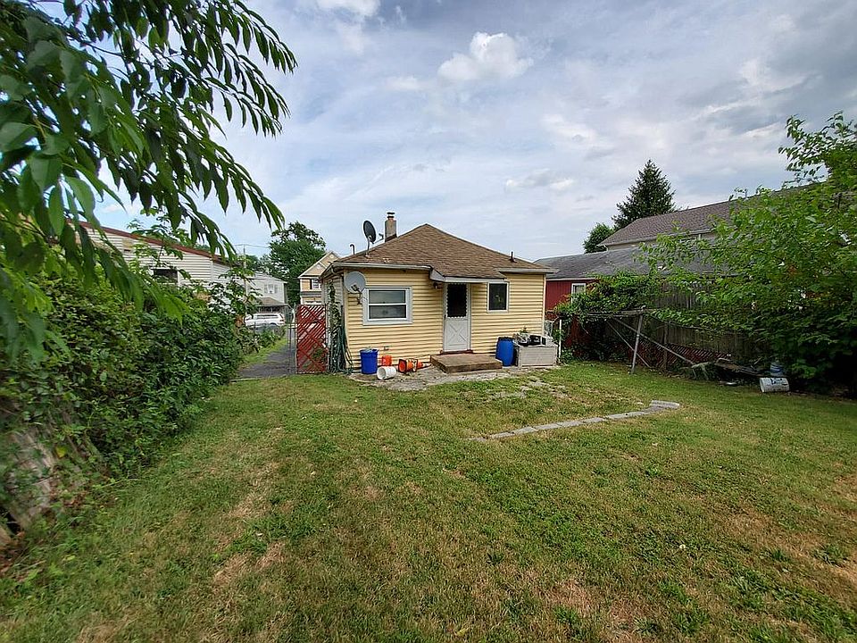 2nd image of 23 Henry St