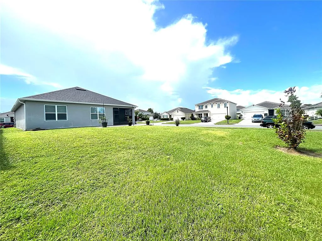 3 bed, 2.0 bath, 1672 sqft, $2,450 — Photo 4