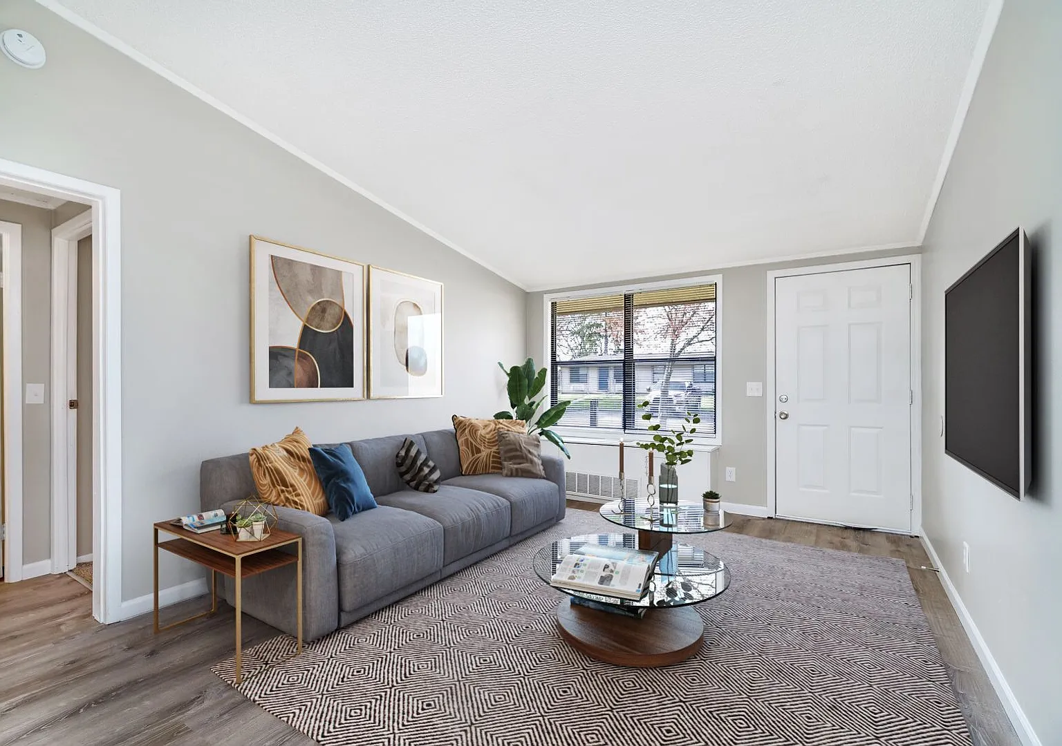 Meadowood Apartments — Photo 2