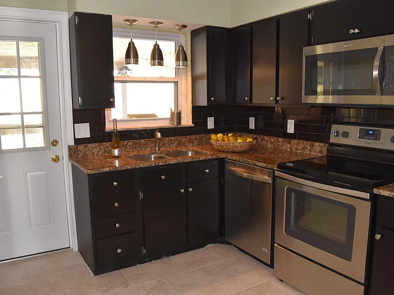 1462 Tallberry Dr — Photo 13