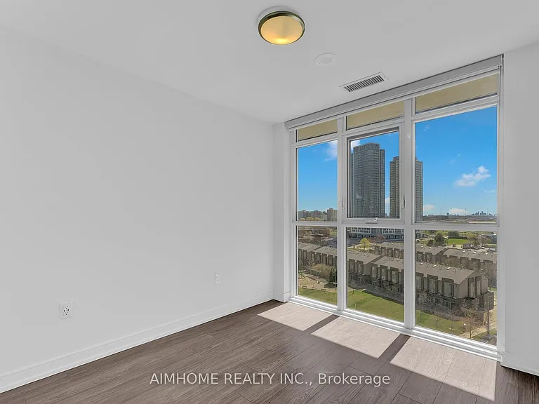 225 Village Green Sq #1006 — Photo 11