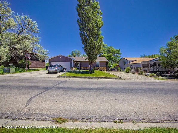 735 Finley Ln, Craig, CO 81625