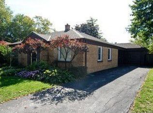 725 E Glendale Rd, Libertyville, IL 60048