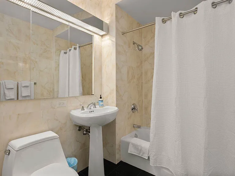 420 E 61st St #33B — Photo 15