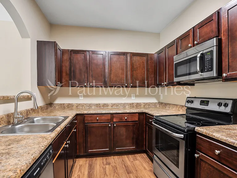 3039 Bonnes Dr — Photo 7