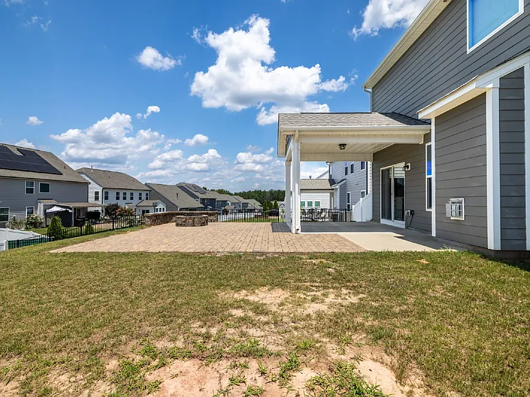 1069 Pennington Dr — Photo 41