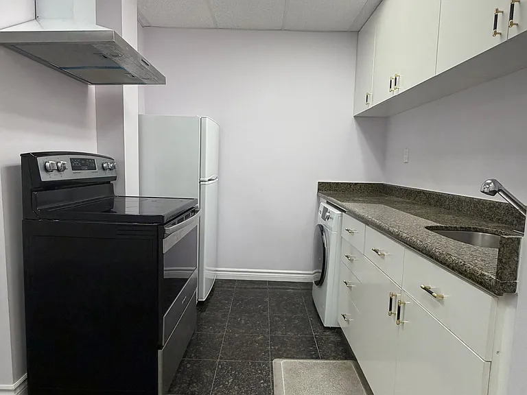 55 Fortune Cres #BASEMENT — Photo 4