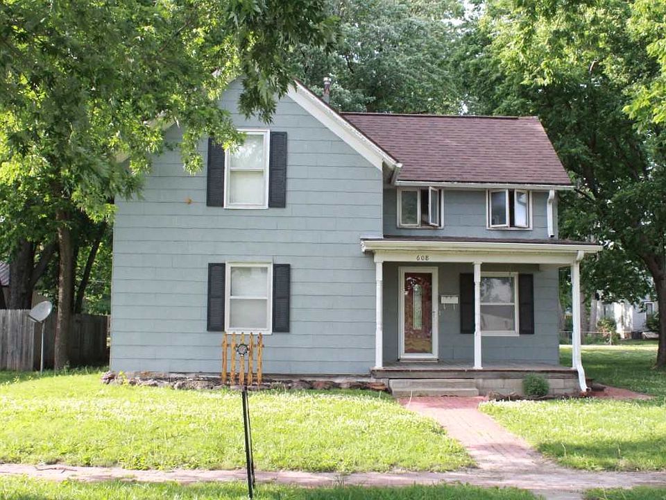 1st image of 608 NW 2nd St