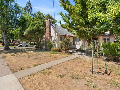 3927 D St, Sacramento, CA, 95819