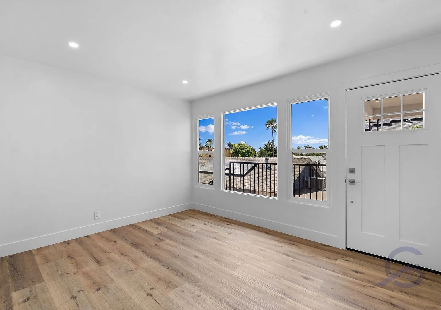 Renovated 2Bed in OB with In-Unit Laundry — Photo 4