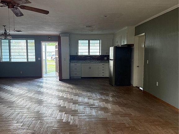 4th image of 815 N 8th Ave